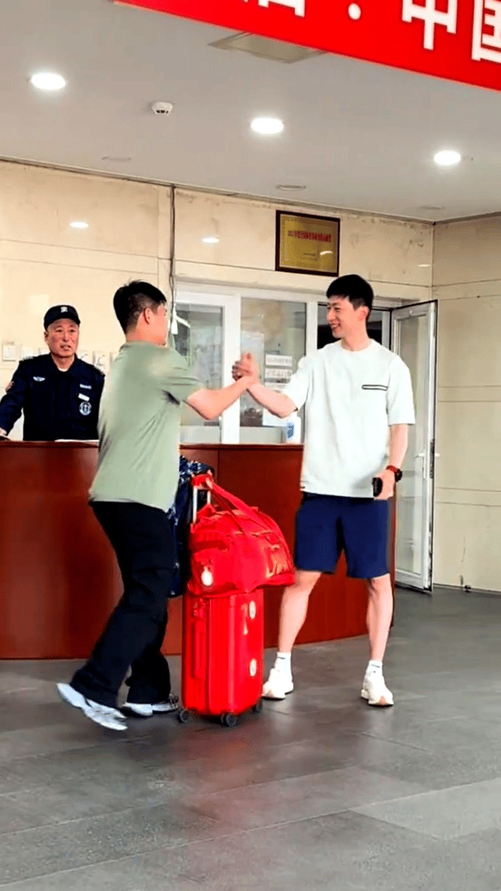 法国乒乓球队力克韩国乒乓球队,马龙三分雨点燃全场 法国乒乓球队力克韩国乒乓球队,马龙三分雨点燃全场