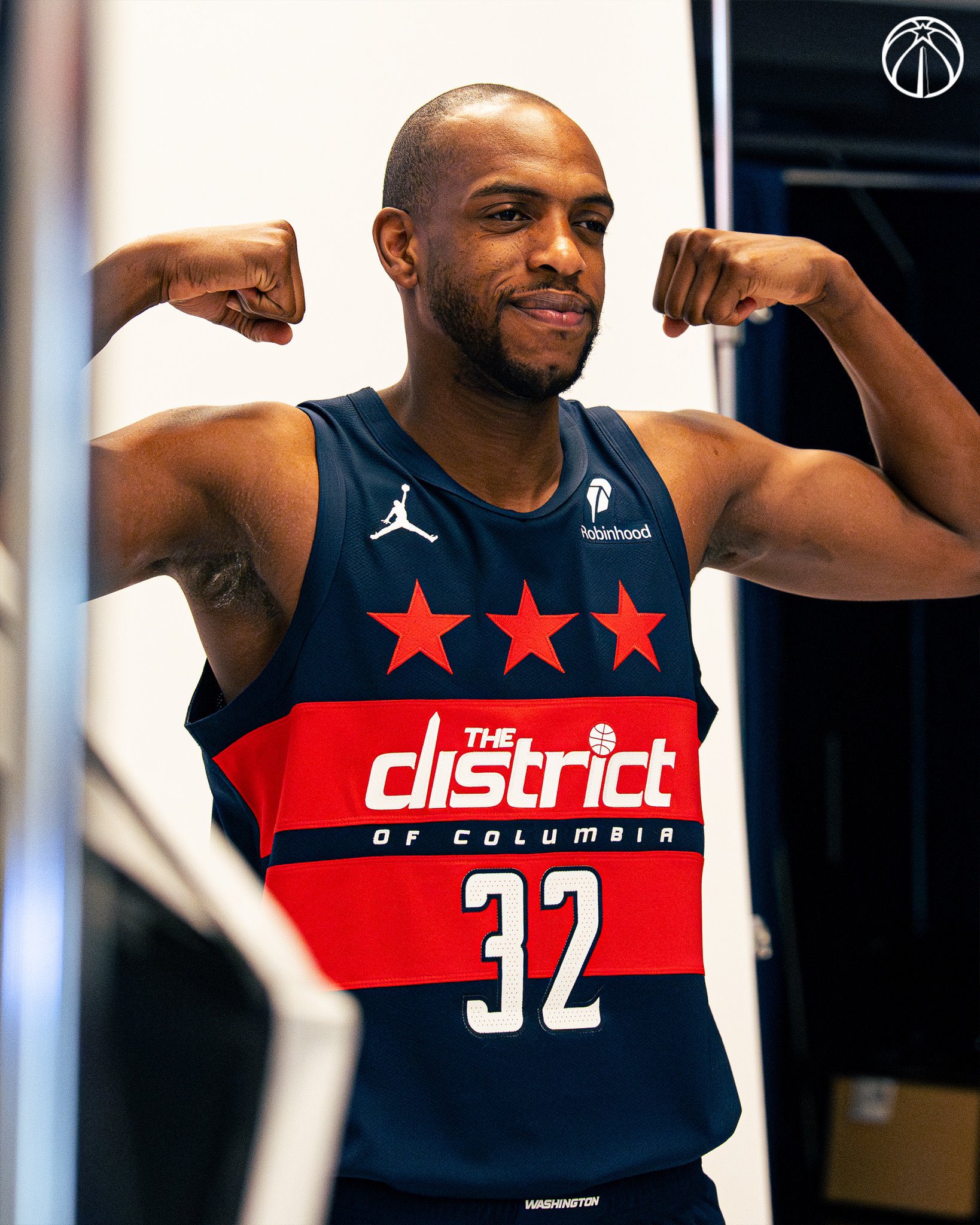 奇才碾压雄鹿，拉文一己之力扛起全队