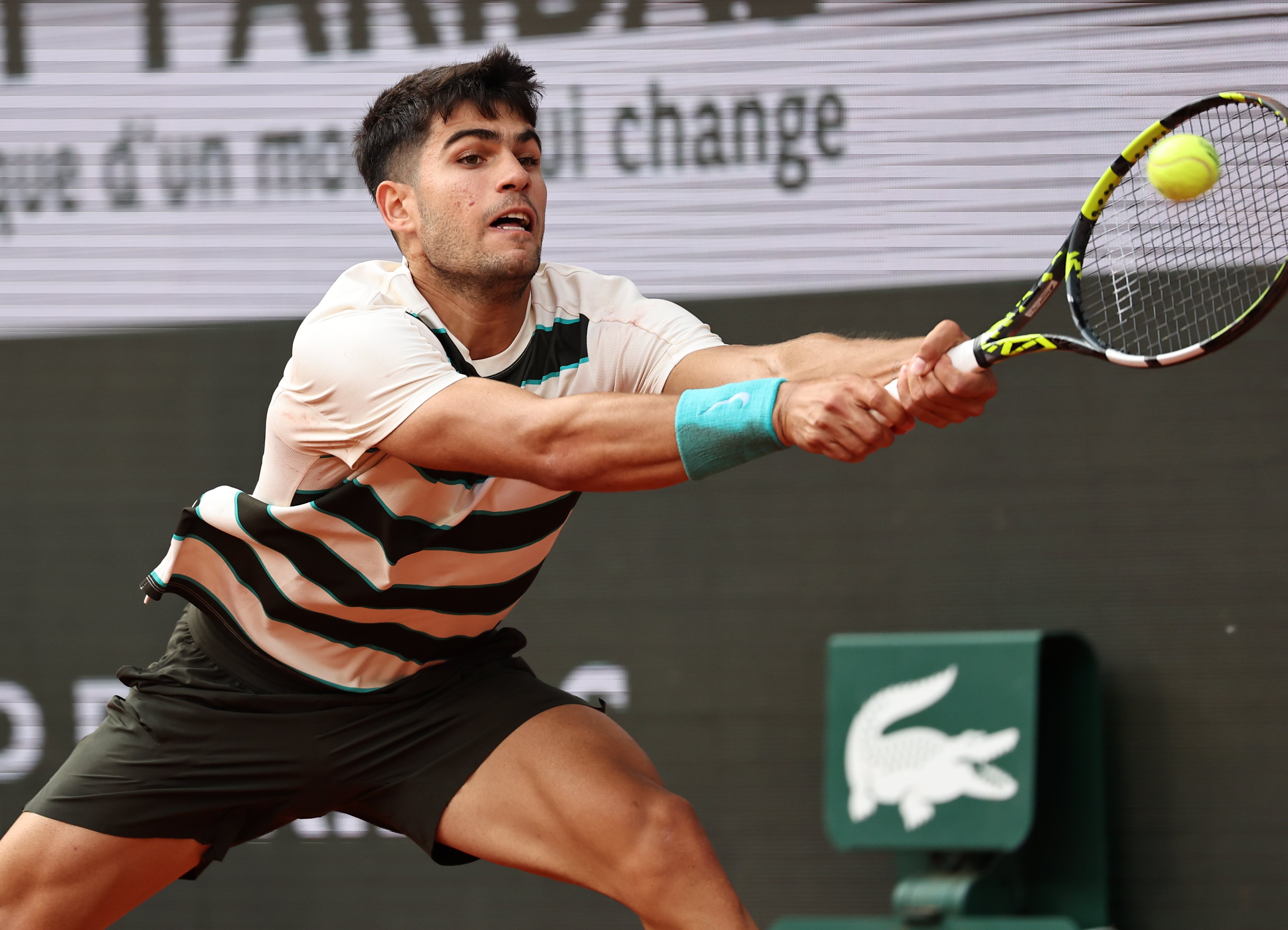 西班牙网球队翻盘法国网球队，阿尔卡拉斯完成帽子戏法的简单介绍