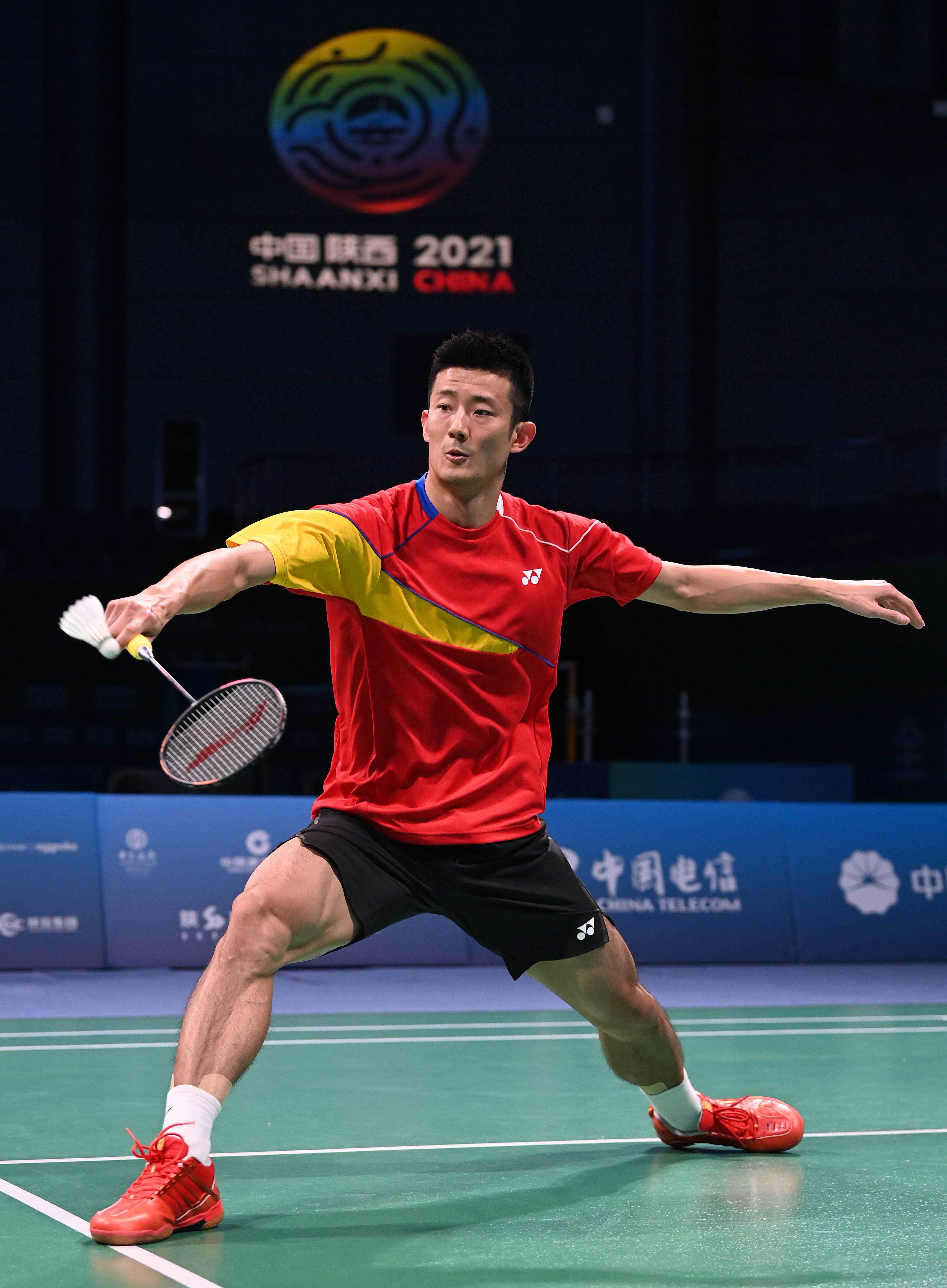 法国羽毛球队绝地反击英格兰羽毛球队，谌龙爆发神勇