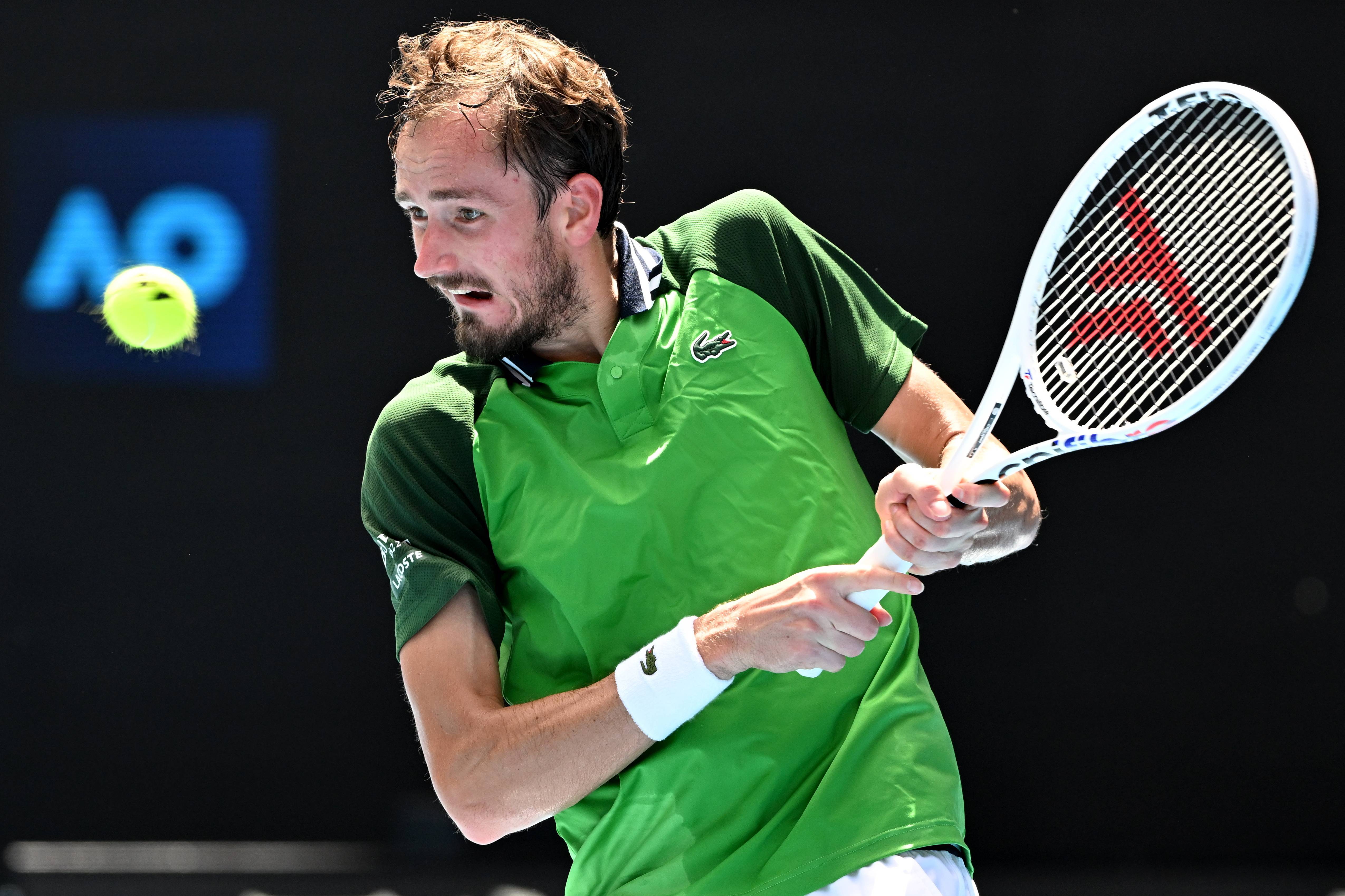 德国网球队鏖战西班牙网球队，梅德韦杰夫高光表现