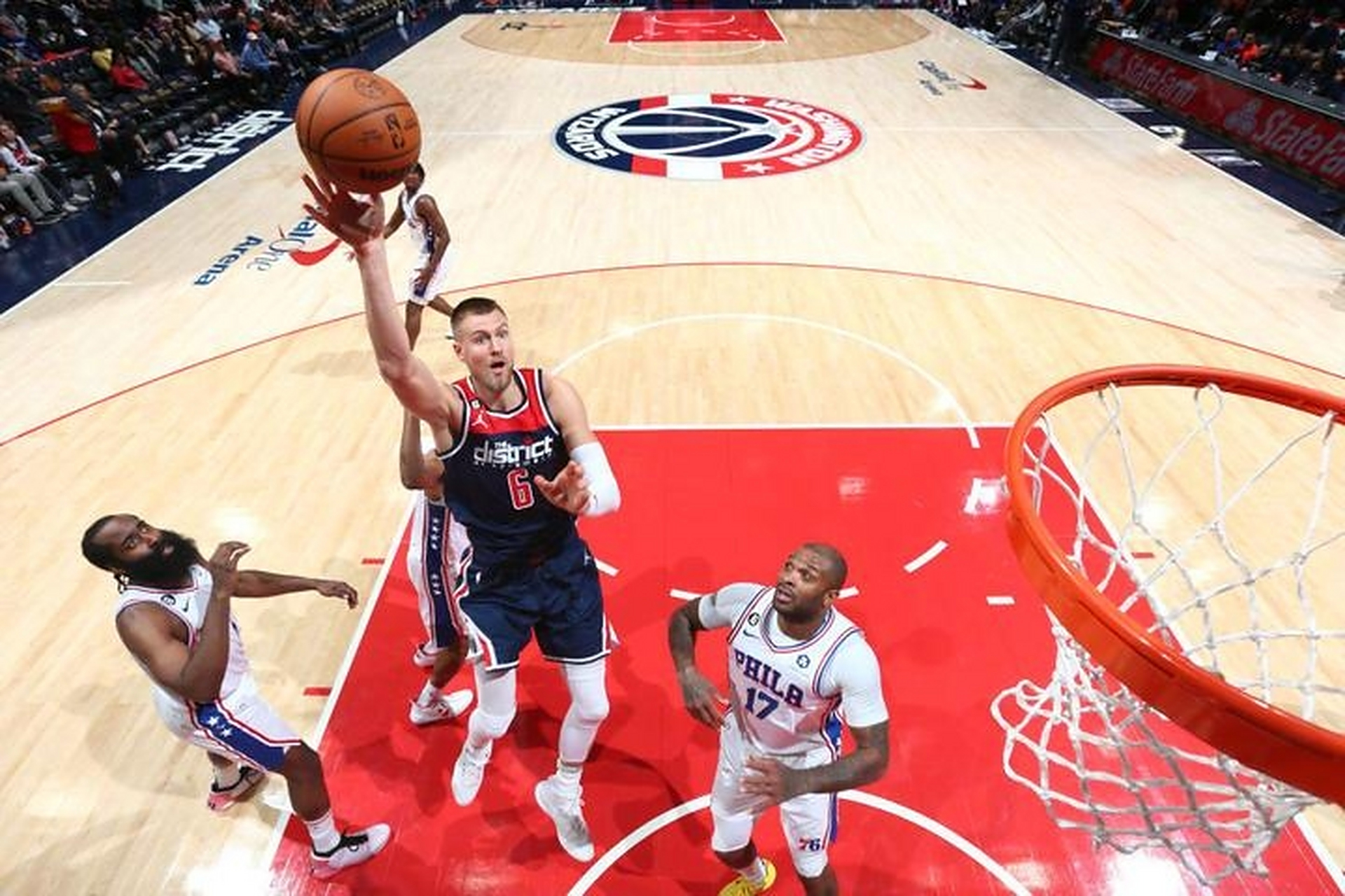 76人轻取西班牙男篮，波尔津吉斯高光表现