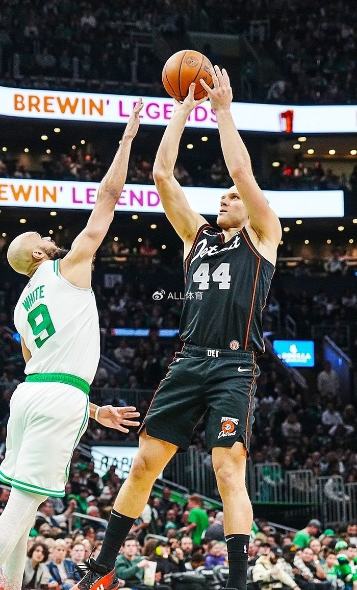 英格兰队翻盘韩国队，波尔刷新纪录