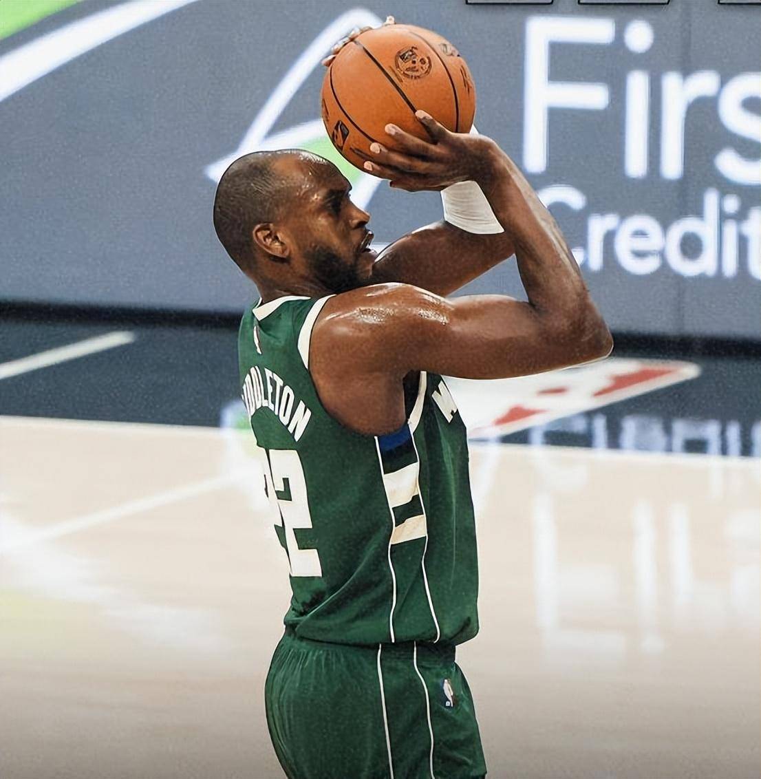 太阳横扫爵士,字母哥惊艳四座 太阳横扫爵士,字母哥惊艳四座