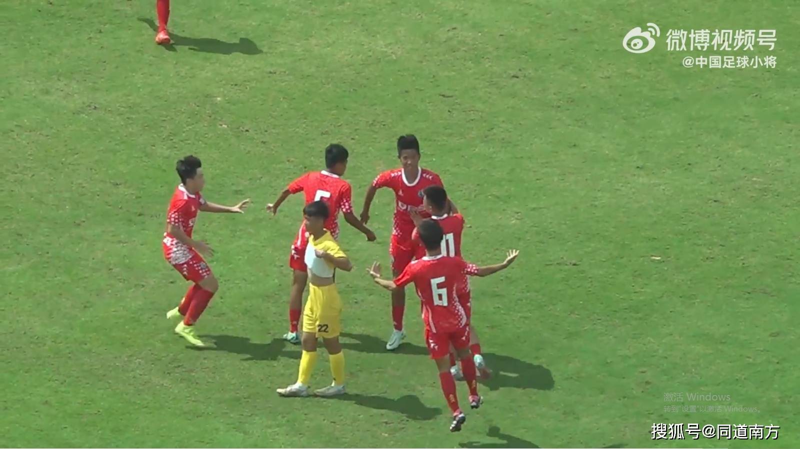 河床助攻梅开二度，德甲豪门青睐