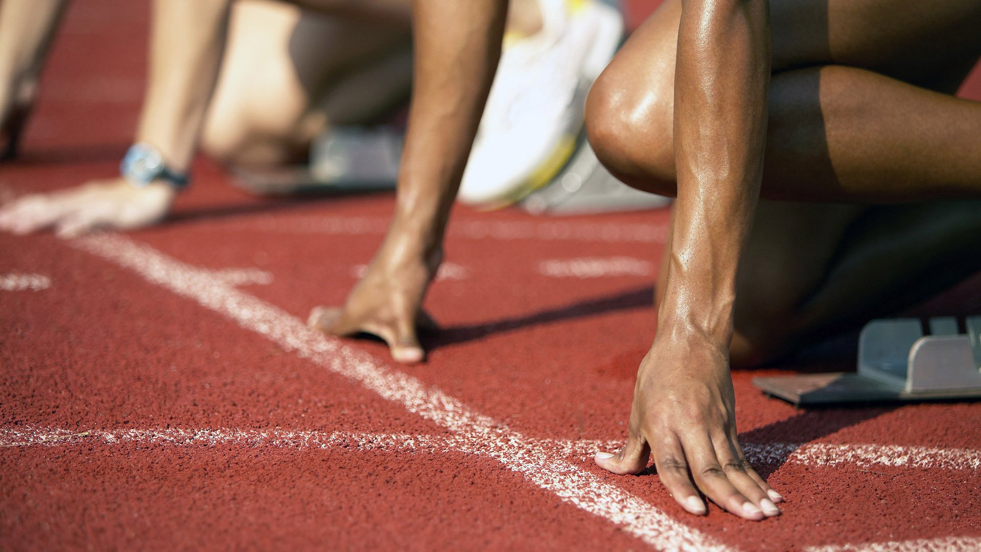 梅赛德斯的技术雪耻与周冠宇的破晓时分