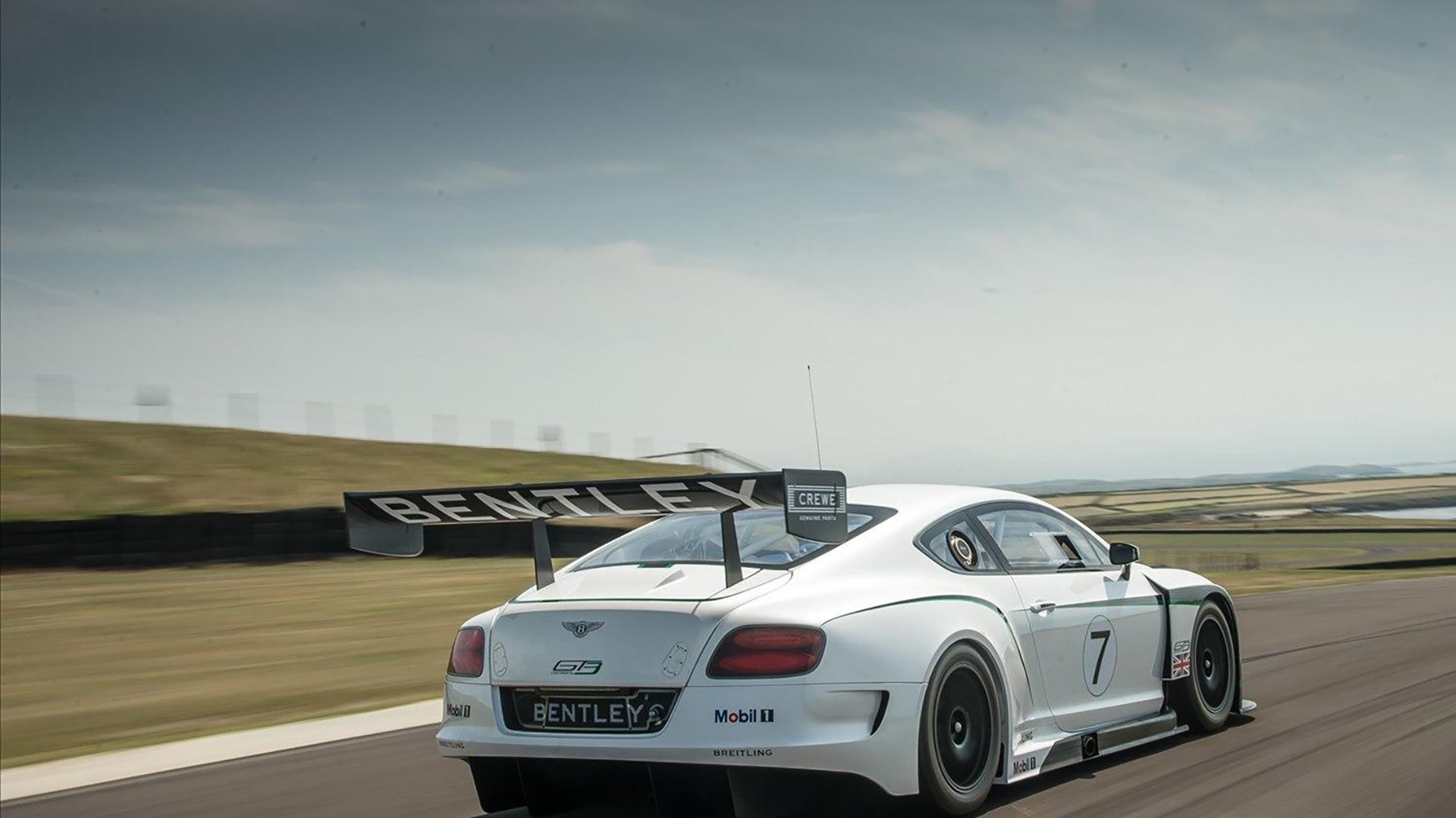 太阳之力与字母哥的印记,团队之光与英雄时刻的交响