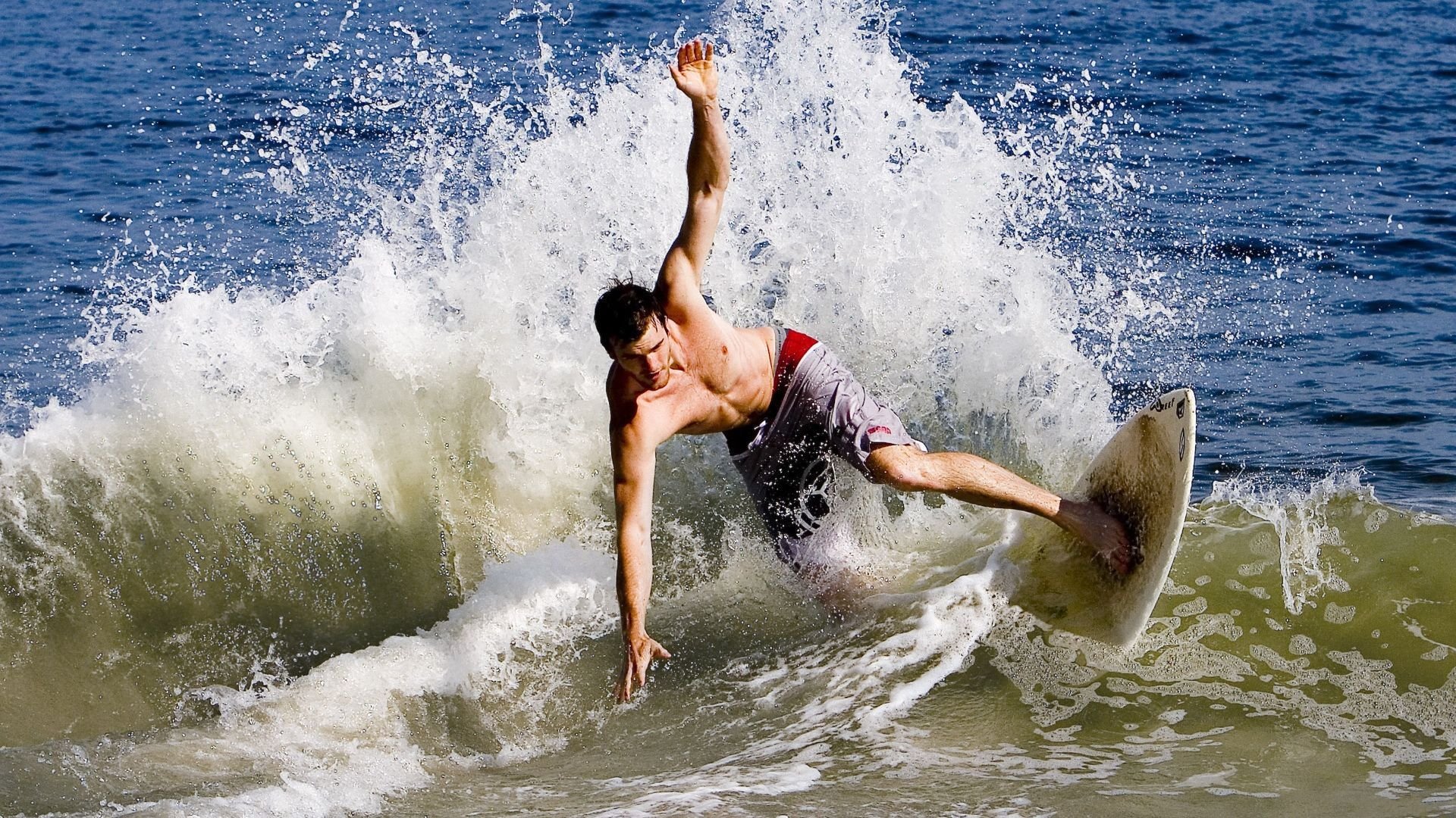绝杀时刻与扛起全队，体育精神的两种诠释