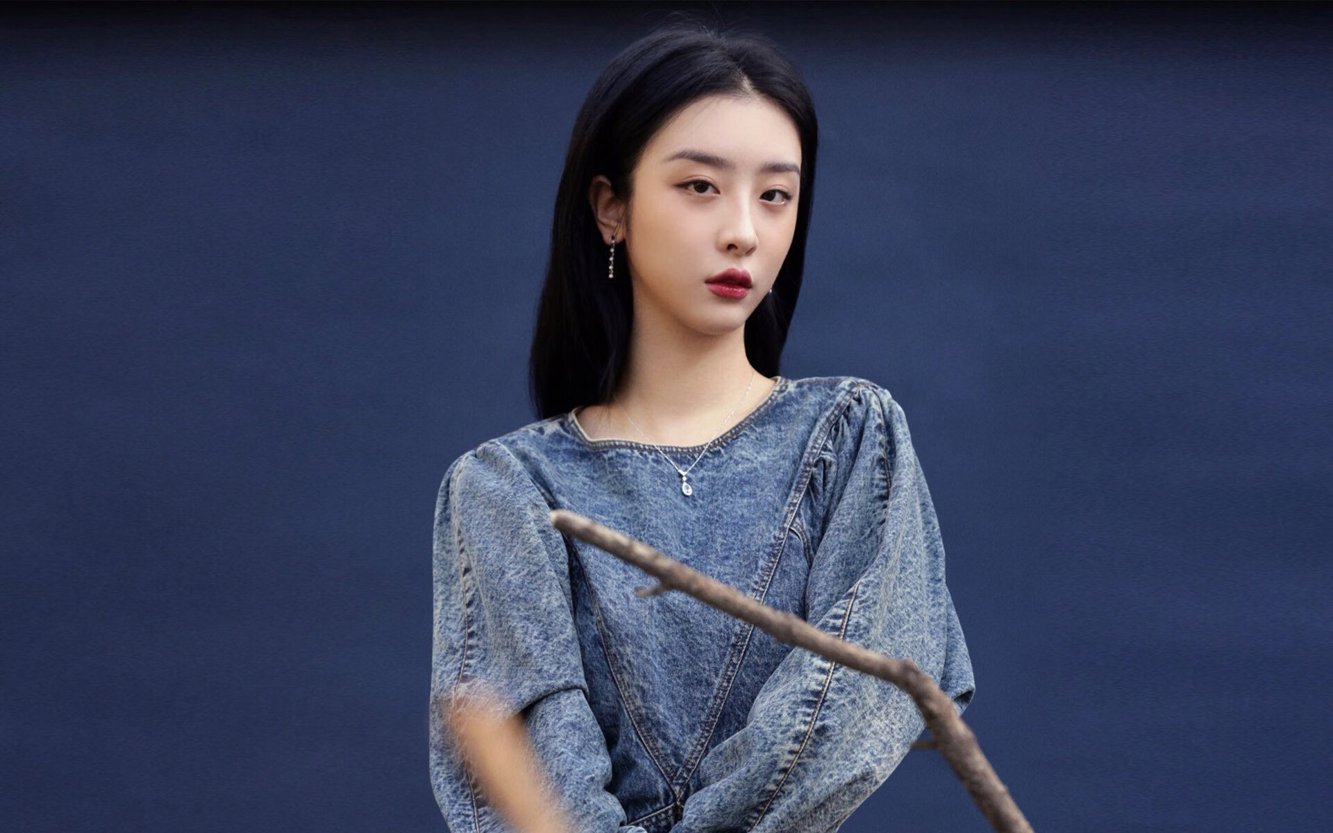 方案,红墙之外的绝杀,塞恩斯一骑绝尘,梅赛德斯险胜迈凯伦的终极博弈 策略、稳定与绝对统治力—一场定义赛季走向的经典战役