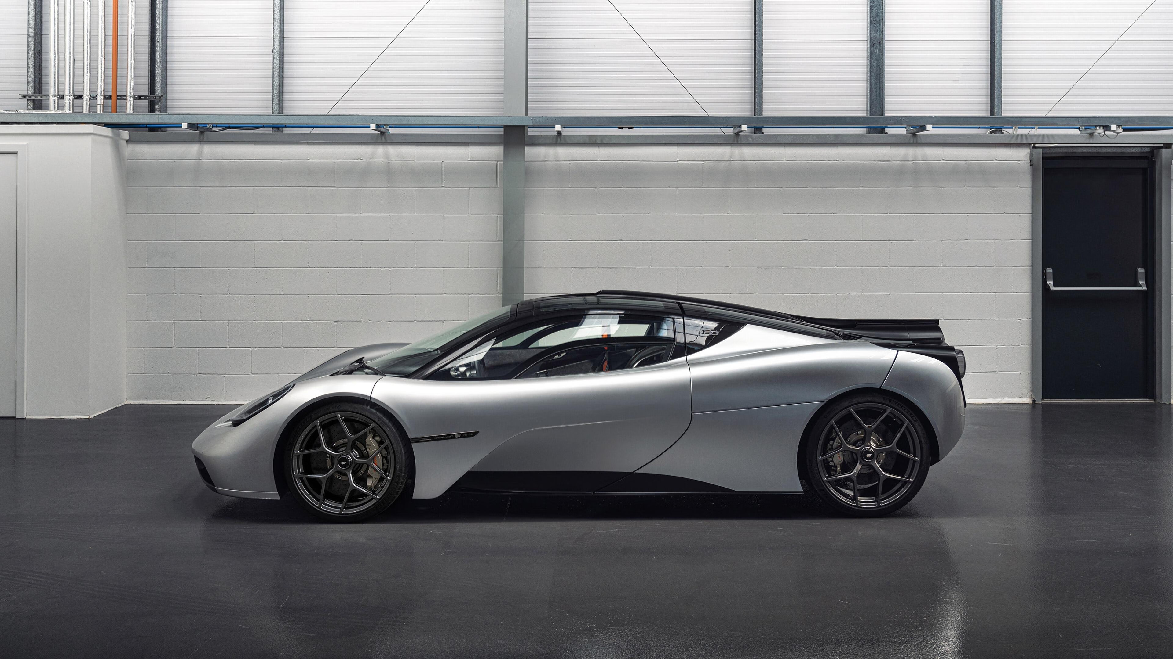 篮球全球夜，北京队连续得分压制步行者，库里欧冠淘汰赛接管比赛